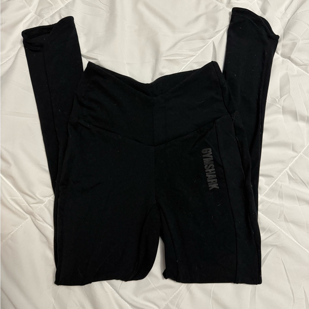 Gym shark leggings